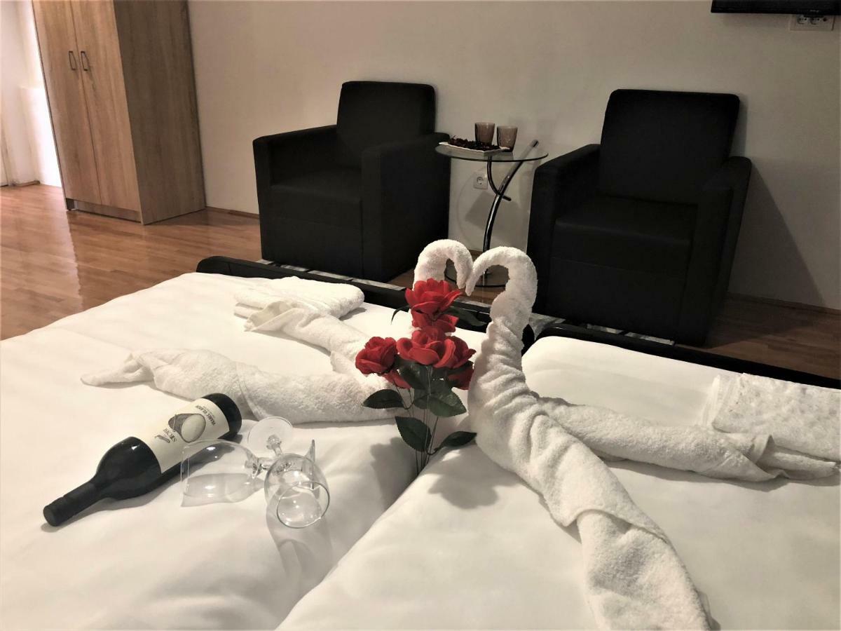 Airport Rest Apartments เบลเกรด ภายนอก รูปภาพ