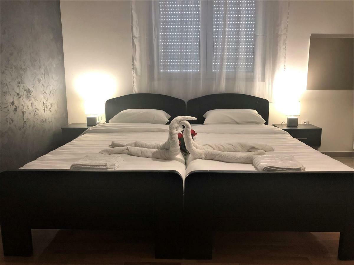 Airport Rest Apartments เบลเกรด ภายนอก รูปภาพ