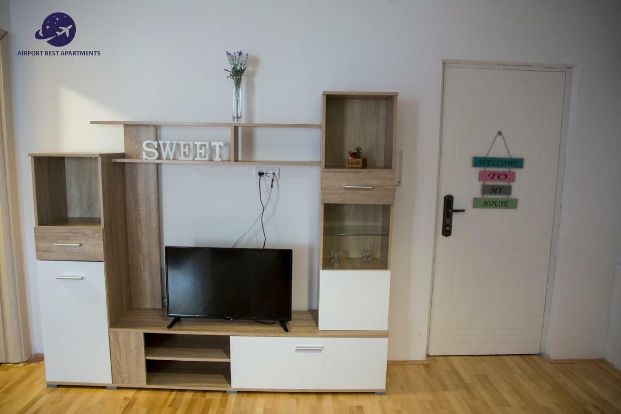 Airport Rest Apartments เบลเกรด ภายนอก รูปภาพ