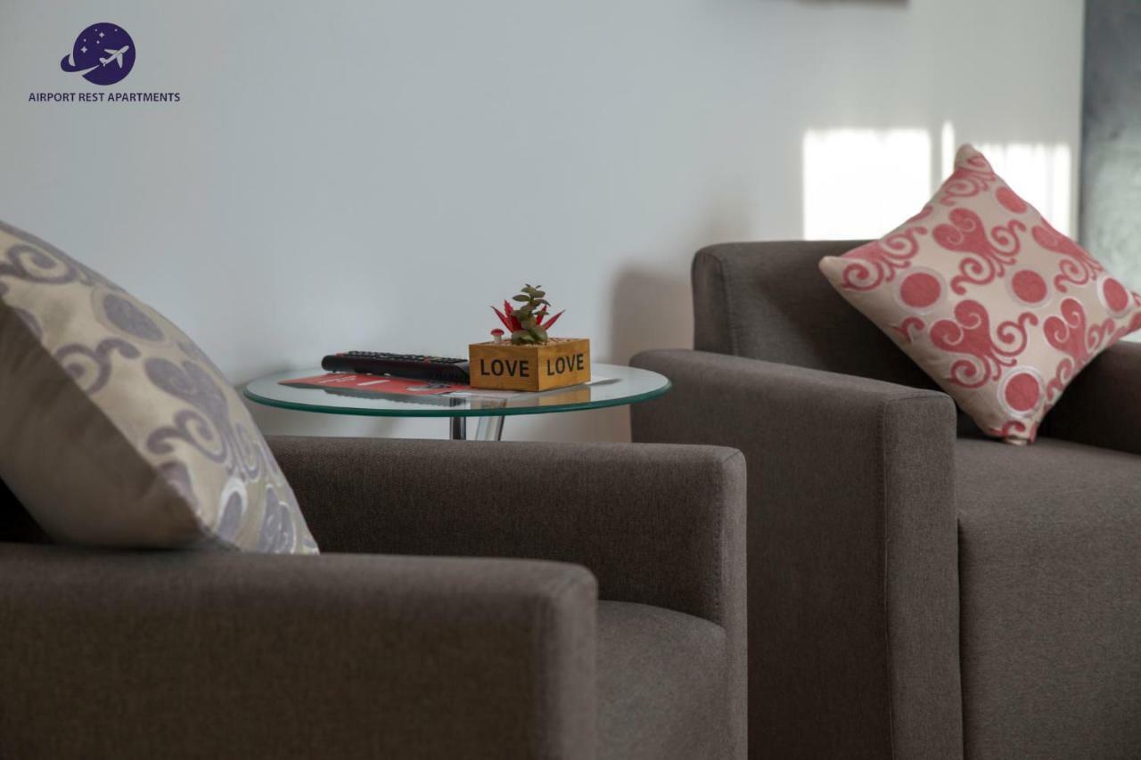 Airport Rest Apartments เบลเกรด ภายนอก รูปภาพ