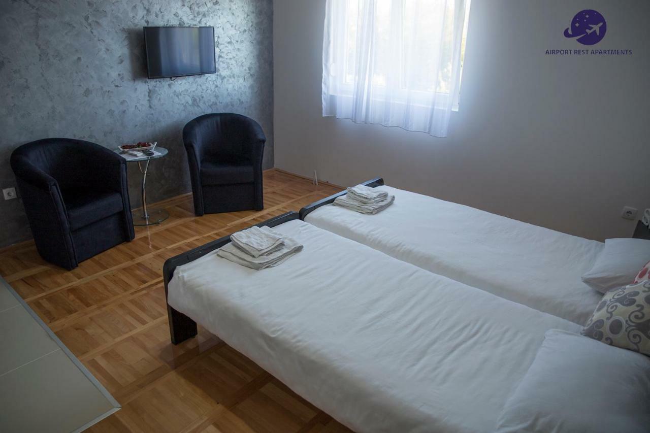 Airport Rest Apartments เบลเกรด ภายนอก รูปภาพ
