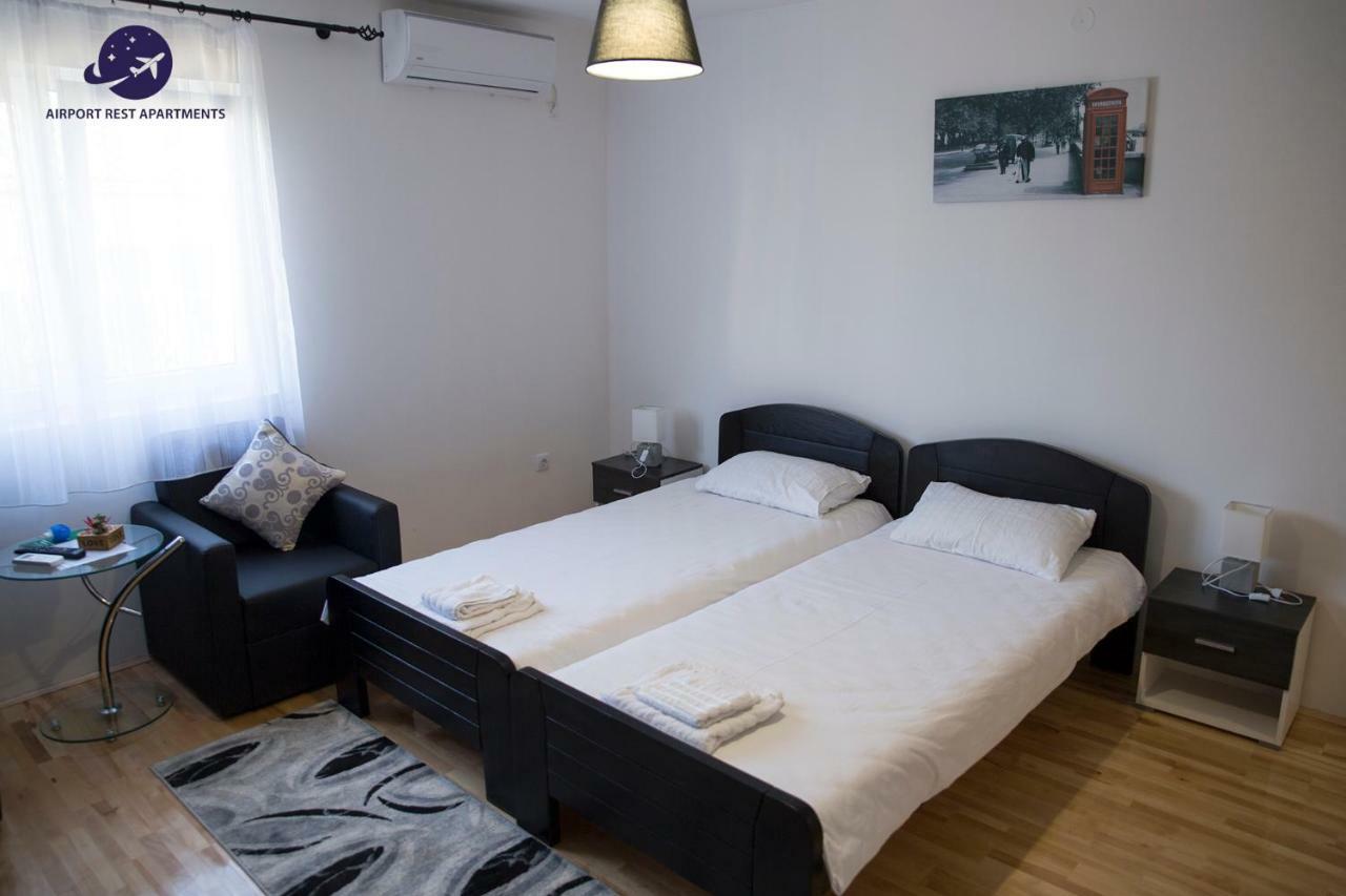 Airport Rest Apartments เบลเกรด ภายนอก รูปภาพ