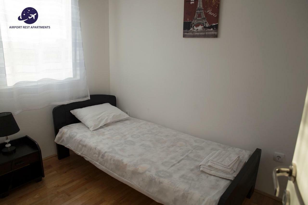 Airport Rest Apartments เบลเกรด ภายนอก รูปภาพ