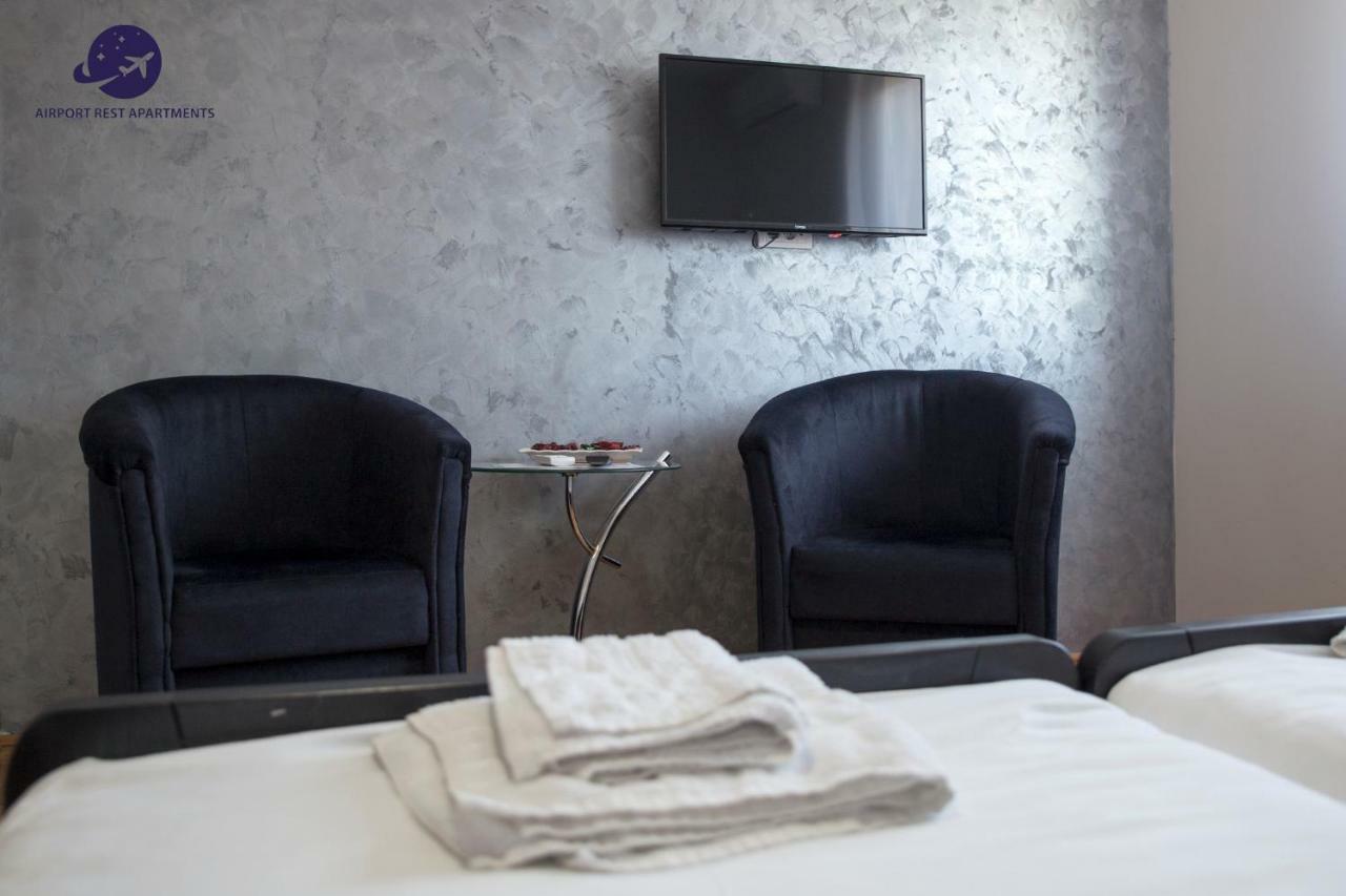 Airport Rest Apartments เบลเกรด ภายนอก รูปภาพ